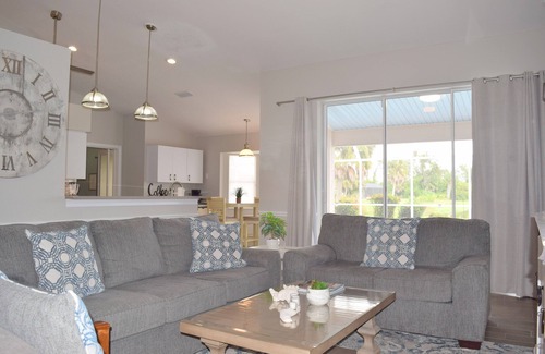 Pinehurst Casa | NEW!! SEA STAR OASIS: ROTONDA WEST 3BD/2BTH HEATED POOL HOME! 18 MIN TO BEACH!