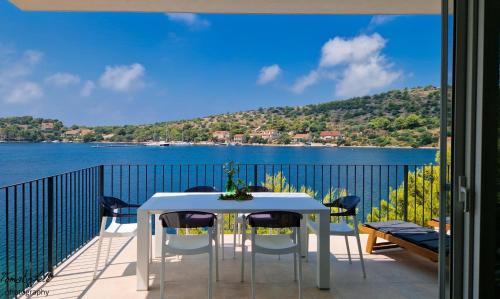 Skrivena Luka Apartamento | New seafront apartments in Skrivena Luka