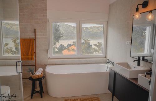 Skrivena Luka Apartamento | New seafront apartments in Skrivena Luka