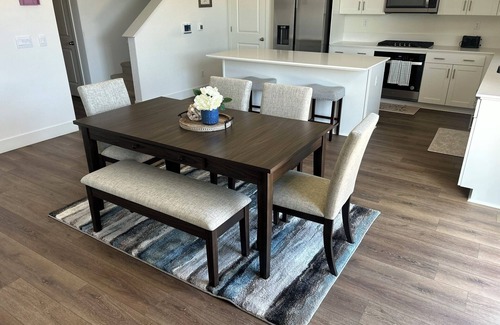 Lathrop Casa | NEW Smart Home w/ Massage Chair & King Bed