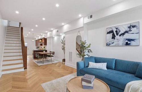 West Side Casa | NEW! Spacious 2BR/2BA Brownstone; Under 10 Mins Drive to All Path Trains