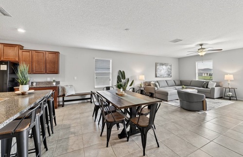 Ruskin Casa | NEW! Spacious Getaway Near Apollo Beach