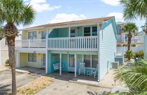 West Panama City Beach Casa | NEW! Steps To White Sand Beaches! Pool & Grill! 2BR 2BA