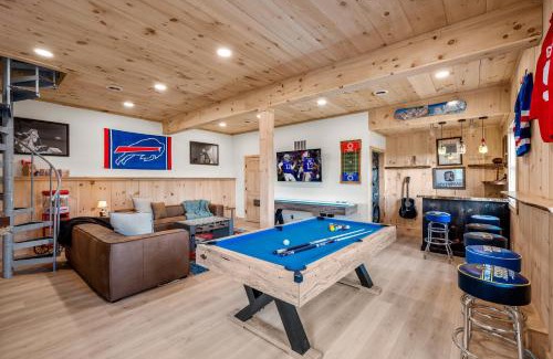 Ellicottville Casa | New & Stunning Chalet! Reno'd, Hot-Tub, Barrel Sauna, Slope Views, Fire Pit