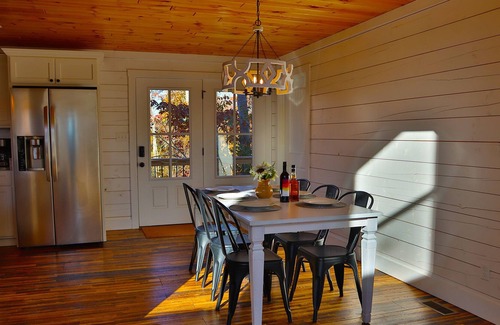 Lindseyville Casa | "New! Stunning Nolin Lake Luxury Cabin! Hot Tub, Game Room, Fire Pit & More!"
