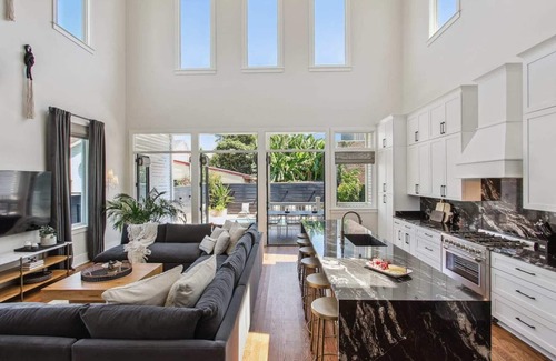 Lower Garden District Casa | New Stylish Renovation | Heated Pool & Spa