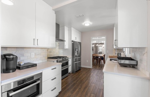 New Suburb Beautiful Casa | NEW! Sunset Serenity | South Tampa Home with Pool