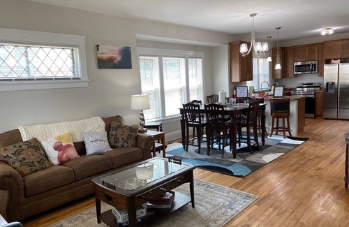 Racine Casa | New! Surfs Up! Pro Cleaned, Self Check in - Sleeps 14