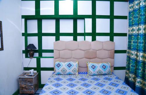 Lahore Hotel | New Taj Family Hotel