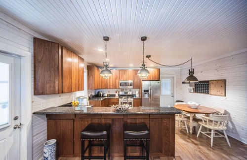 Hardin Cabina | NEW! The Cabin- Walking Distance to Lake!