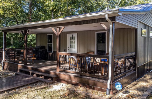 Hardin Cabina | NEW! The Cabin- Walking Distance to Lake!