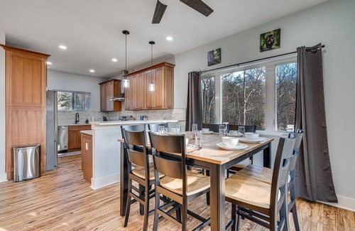 Rileyville Casa | NEW! The Hilltop Station