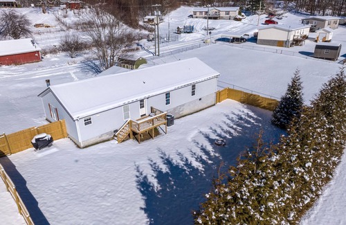 Summerlee Casa | New!!!Thuja Hideaway next to NewRiverGorge. Amazing star gazing. Pet friendly!