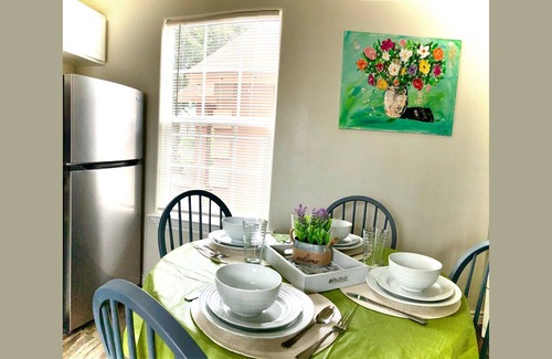 Western Division Casa | ★ NEW Tiny-Home in Central Laredo!