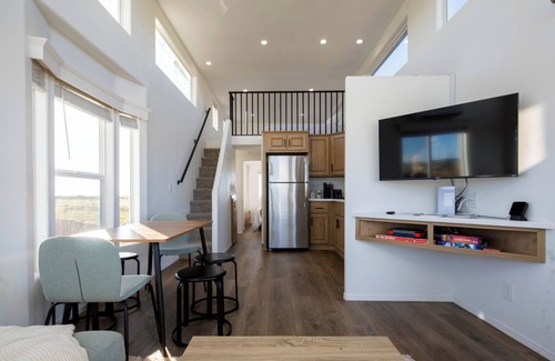 Valle Casa | New Tiny Home on Private 1 Acre with Power, AC/Heat, Starlink Internet