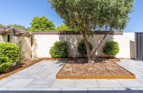Garran Apartamento | New to VRBO: 3BR Home near Canberra Hospital & Parliament