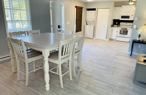 Sun Ridge Cabaña | New to VRBO! Cozy cottage close to everything!