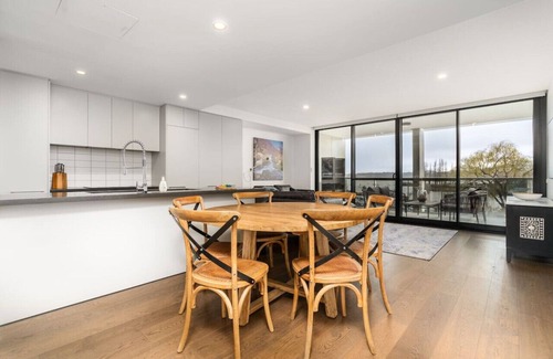 Kingston Apartamento | New to VRBO: Kingston Foreshore Apt - 4km from Canberra Centre
