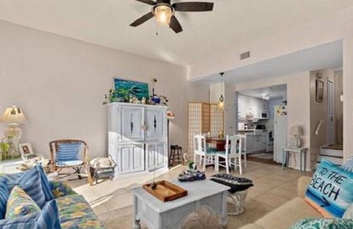 Flagler Beach Casa | *New to VRBO*Salty Zen Beach Retreat*5 min walk to Beach!10 min to Town