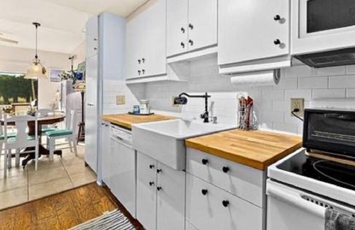 Flagler Beach Casa | *New to VRBO*Salty Zen Beach Retreat*5 min walk to Beach!10 min to Town