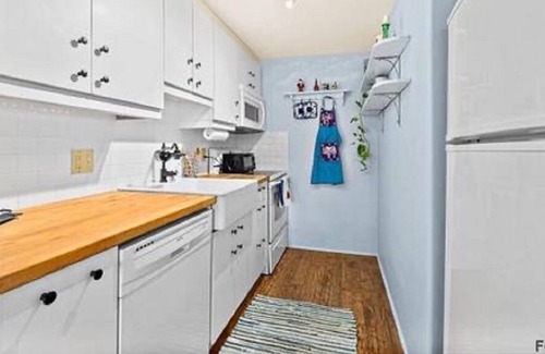 Flagler Beach Casa | *New to VRBO*Salty Zen Beach Retreat*5 min walk to Beach!10 min to Town