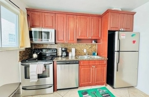 East Little Havana Apartamento | NEW Top Location King bed Free Parking