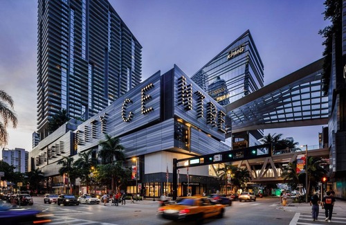 East Little Havana Apartamento | NEW Top Location King bed Free Parking