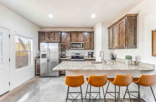 Stephenville Casa | New Townhome-Walk to Tarleton