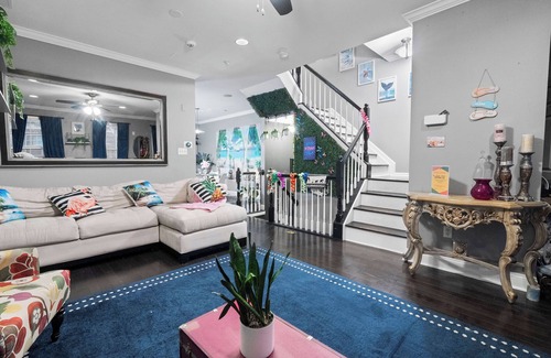Canton Casa | New Tropical Oasis with Rooftop Views, Mins from the Inner Harbor