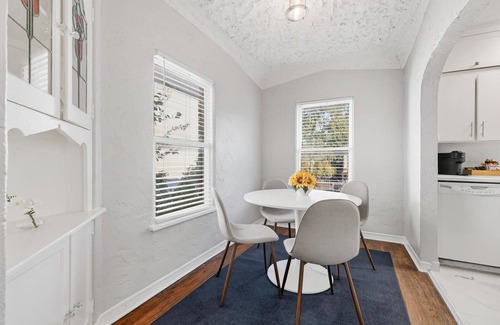 Park Cities Casa | New! University Park | SMU Campus 1 block2nd FL