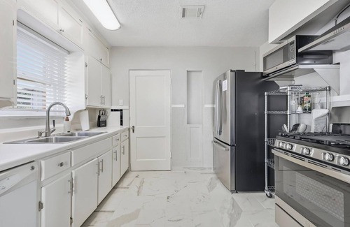 Park Cities Casa | New! University Park | SMU Campus 1 block2nd FL