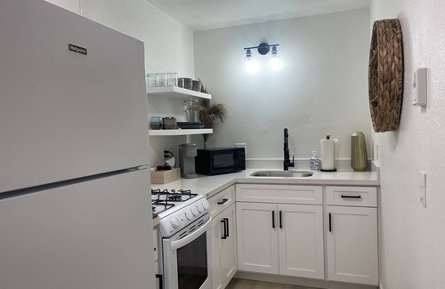 Salida Apartamento | New & updated 2-bedroom 1 bathroom apt. Near Modesto 1mile from HWY 99