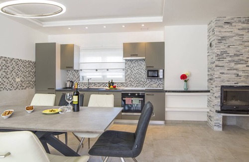 Strmac Villa | Villa nueva Dina - discapacitado amigable