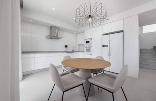 Hoya de los Patos Villa | New villa with panoramic sea and mountain views