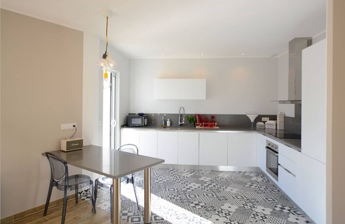 Patrimonio Casa | Nueva villa con piscina con vistas a una hectárea de terreno con vistas al viñedo.