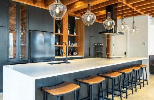 Mont-Tremblant Chalet De Esquí | NEW! Villa Woodland 7 Bedrooms Game Room Spa