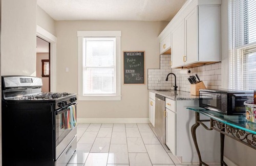 South Louisville Casa | New! Walk to the Kentucky Derby, U of L Football, and Jim Patterson Stadium!