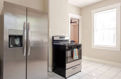 South Louisville Casa | New! Walk to the Kentucky Derby, U of L Football, and Jim Patterson Stadium!