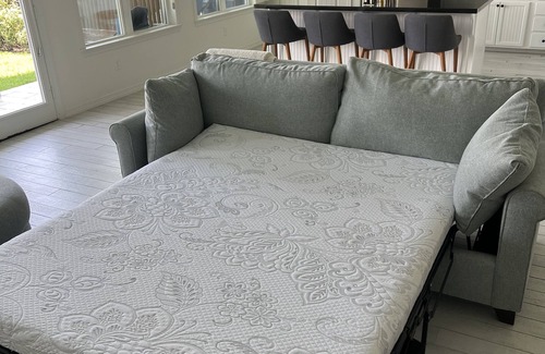 April Sound Casa | New Waterfront House with Golf Cart!