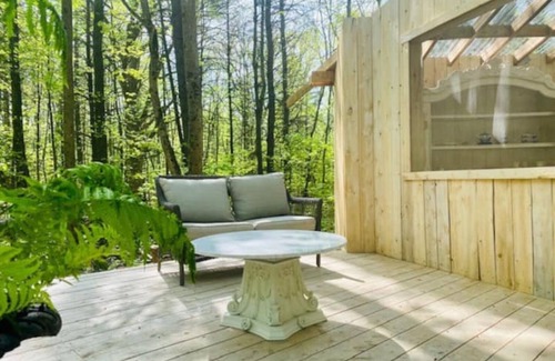 Trent Hills Cabina | NEW!! White Oaks Gazebo by lake -Nature & Solitude