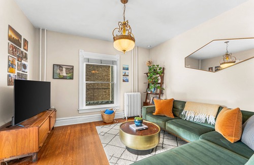 Speer Casa | New year discount! Beautiful Victorian in prime location. Grill & fire pit!