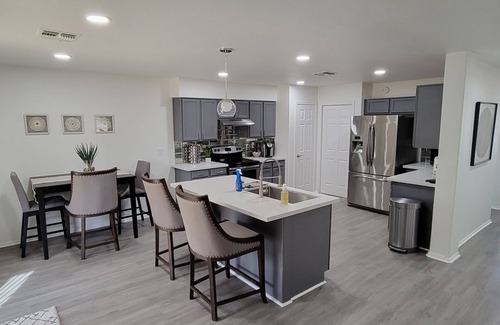 Westwind Casa | Newley remodeled 3 bed/2bath heated pool , pool table.