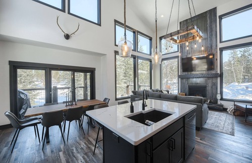 Lead Cabina | Newly Built, 2400+ Sq. Ft., Walk to Clubhouse Pool, Parking for Trailers