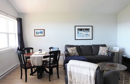 Anglo Rustico Cabaña | Newly Built Water Front Cottage, Minutes To North Rustico Beach & Restaurants