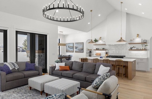 Red Lodge Casa | Newly Constructed Beartooth View on golf course with Hot Tub!