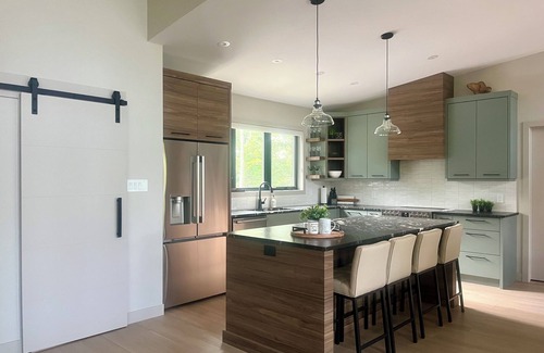 MacTier Casa | Newly constructed beautiful modern 4 bedroom, 3.5 bathroom lakehouse in Mactier