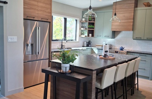 MacTier Casa | Newly constructed beautiful modern 4 bedroom, 3.5 bathroom lakehouse in Mactier