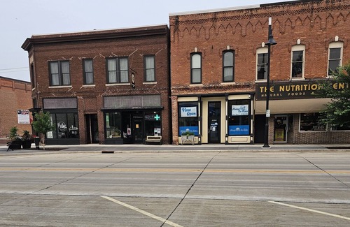 Waupaca Apartamento | Newly finished 1 bedroom loft apartment located in downtown Waupaca.