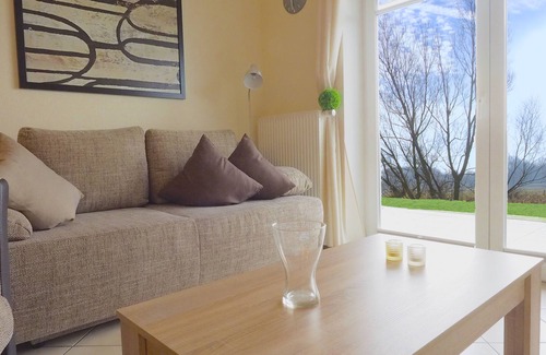 Redewisch Apartamento | Apartamento recién amueblado con una gran terraza.