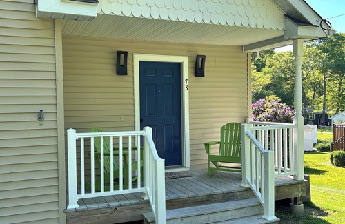 Niantic Casa | NEWLY FURNISHED GIANTS NECK BEACH HOUSE